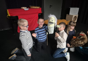 Udział w warsztatach teatralnych pt." Porusz sobą, porusz lalką"