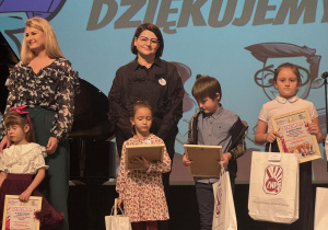 Pola z mamą obiera nagrodę