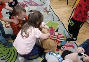 Zabawy matematyczne z misiami.