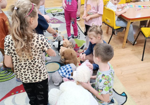 Zabawy matematyczne z misiami.