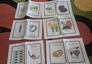 Dzieci zapoznały się z rzeczami, które powstają z węgla.