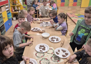 Pieczenie pierniczków.