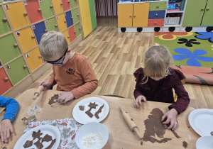 Pieczenie pierniczków.