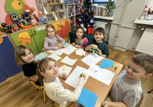 Dzieci podczas pracy