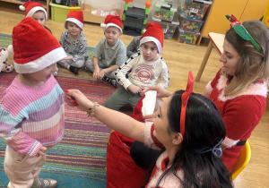 Aniela dostaje prezent