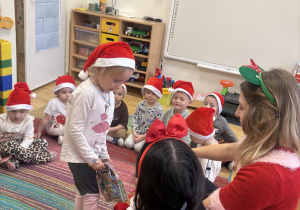 Hania dostaje prezent