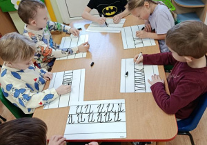 dzieci podczas zajęć