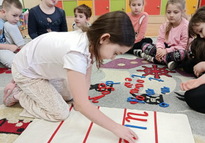 dzieci podczas zajęć