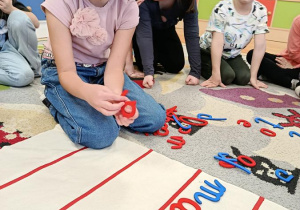 dzieci podczas zajęć