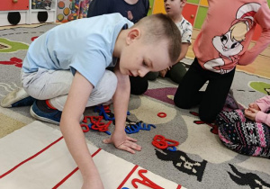 dzieci podczas zajęć