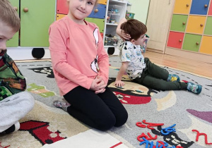 dzieci podczas zajęć