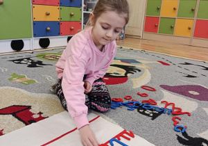 dzieci podczas zajęć