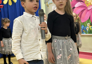 Występ dla naszych kochanych dziadków- Leoś i Natalka