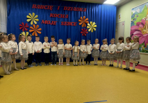 Kreciki na uroczystości z okazji Dnia Babci i Dziadka