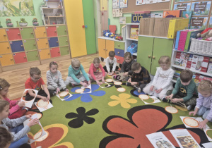 "Która godzina?"-zabawy z zegarem.