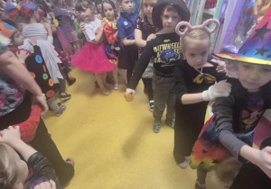 Bal karnawałowy "W cukierkowej krainie".