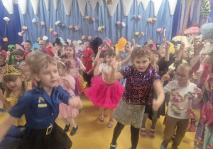 Bal karnawałowy "W cukierkowej krainie".