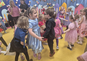 Bal karnawałowy "W cukierkowej krainie".