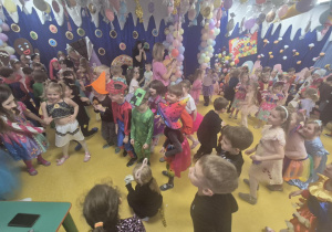 Bal karnawałowy "W cukierkowej krainie".