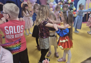 Bal karnawałowy "W cukierkowej krainie".