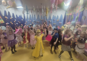 Bal karnawałowy "W cukierkowej krainie".