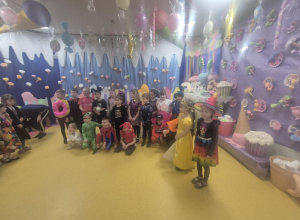 Bal karnawałowy "W cukierkowej krainie".