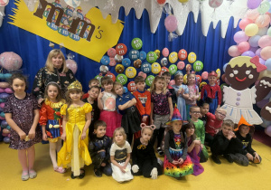 Bal karnawałowy "W cukierkowej krainie".