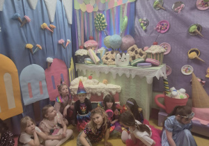 Bal karnawałowy "W cukierkowej krainie".