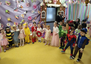 "Żuczki" w słodkiej krainie- zabawa karnawałowa