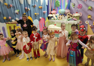 "Żuczki" w słodkiej krainie- zabawa karnawałowa