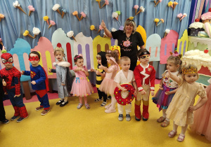 "Żuczki" w słodkiej krainie- zabawa karnawałowa