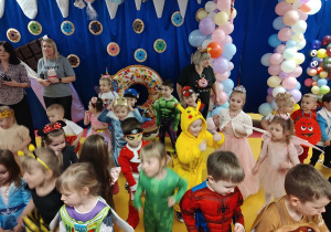 "Żuczki" w słodkiej krainie- zabawa karnawałowa