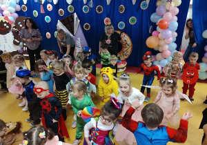 "Żuczki" w słodkiej krainie- zabawa karnawałowa
