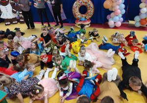 "Żuczki" w słodkiej krainie- zabawa karnawałowa