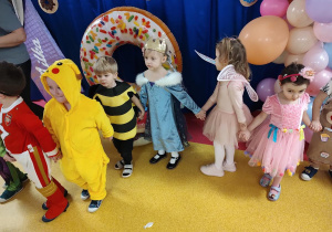 "Żuczki" w słodkiej krainie- zabawa karnawałowa