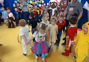 "Żuczki" w słodkiej krainie- zabawa karnawałowa