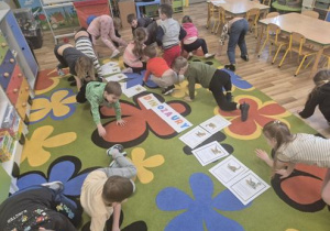 Poznajemy świat dinozaurów