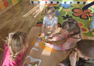 Poznajemy świat dinozaurów