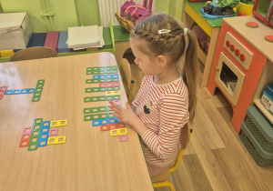 Zabawy matematyczne z klockami Nemi.