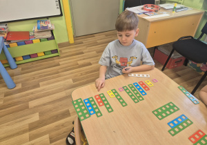 Zabawy matematyczne z klockami Nemi.