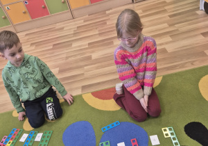 Zabawy matematyczne z klockami Nemi.