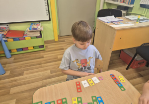Zabawy matematyczne z klockami Nemi.