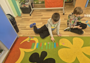 Zabawy matematyczne z klockami Nemi.