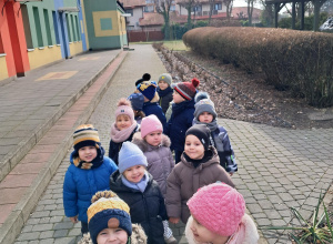 Spacer po przedszkolnym ogrodzie...