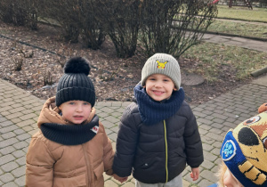 Spacer po przedszkolnym ogrodzie...