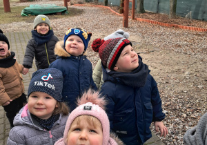 Spacer po przedszkolnym ogrodzie...