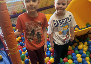 Wesołe zabawy Krecików