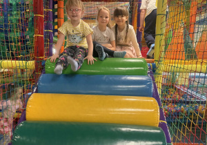 Wesołe zabawy Krecików