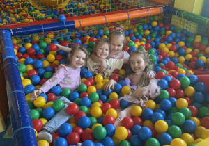 Wesołe zabawy Krecików