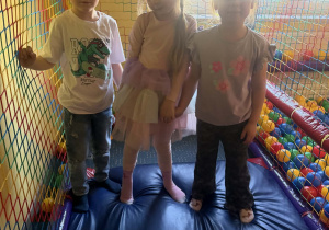 Wesołe zabawy Krecików